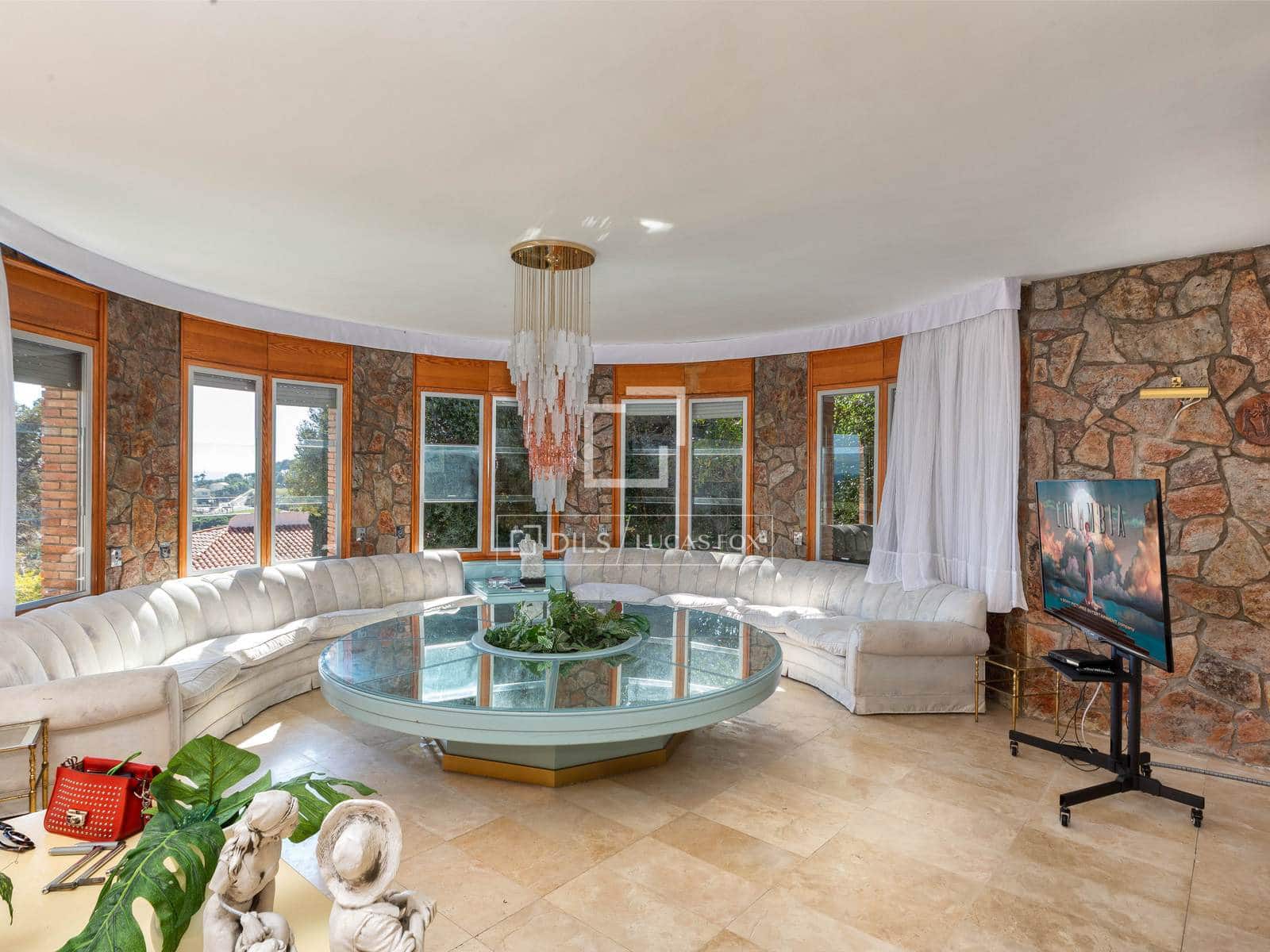 4 bedroom Villa for sale in Blanes with garage - € 850,000 (Ref: 9700061)