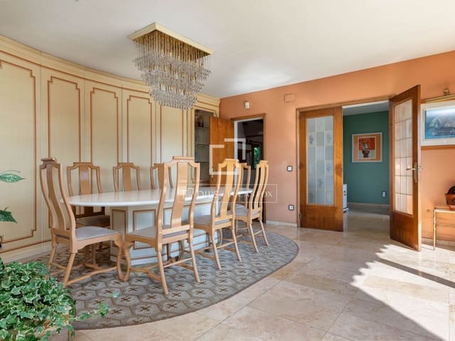 4 chambre Villa/Maison à vendre à Blanes avec garage - 850 000 € (Ref: 9700061)