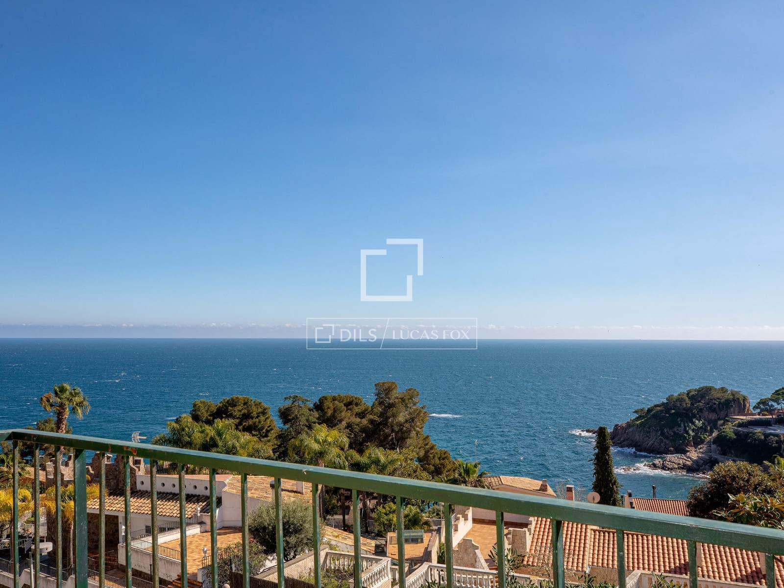 4 bedroom Villa for sale in Blanes with garage - € 850,000 (Ref: 9700061)