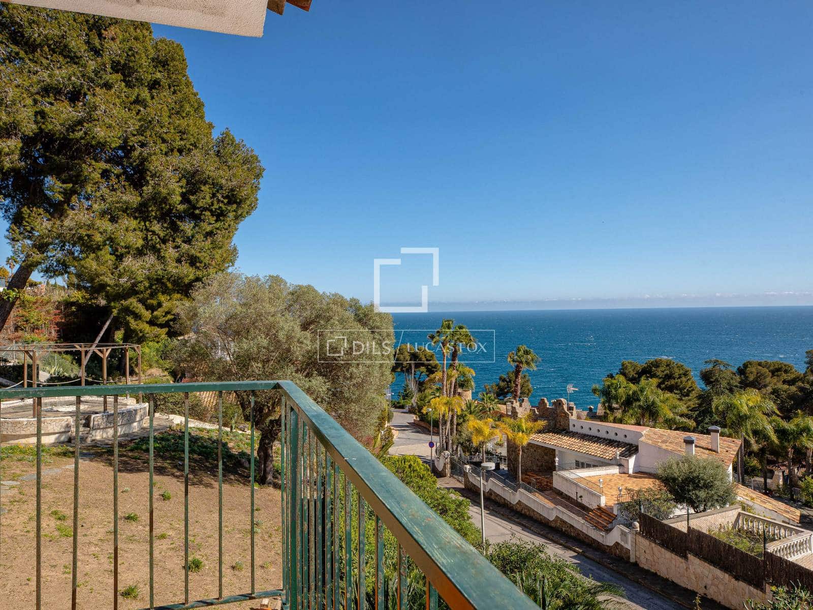 4 bedroom Villa for sale in Blanes with garage - € 850,000 (Ref: 9700061)