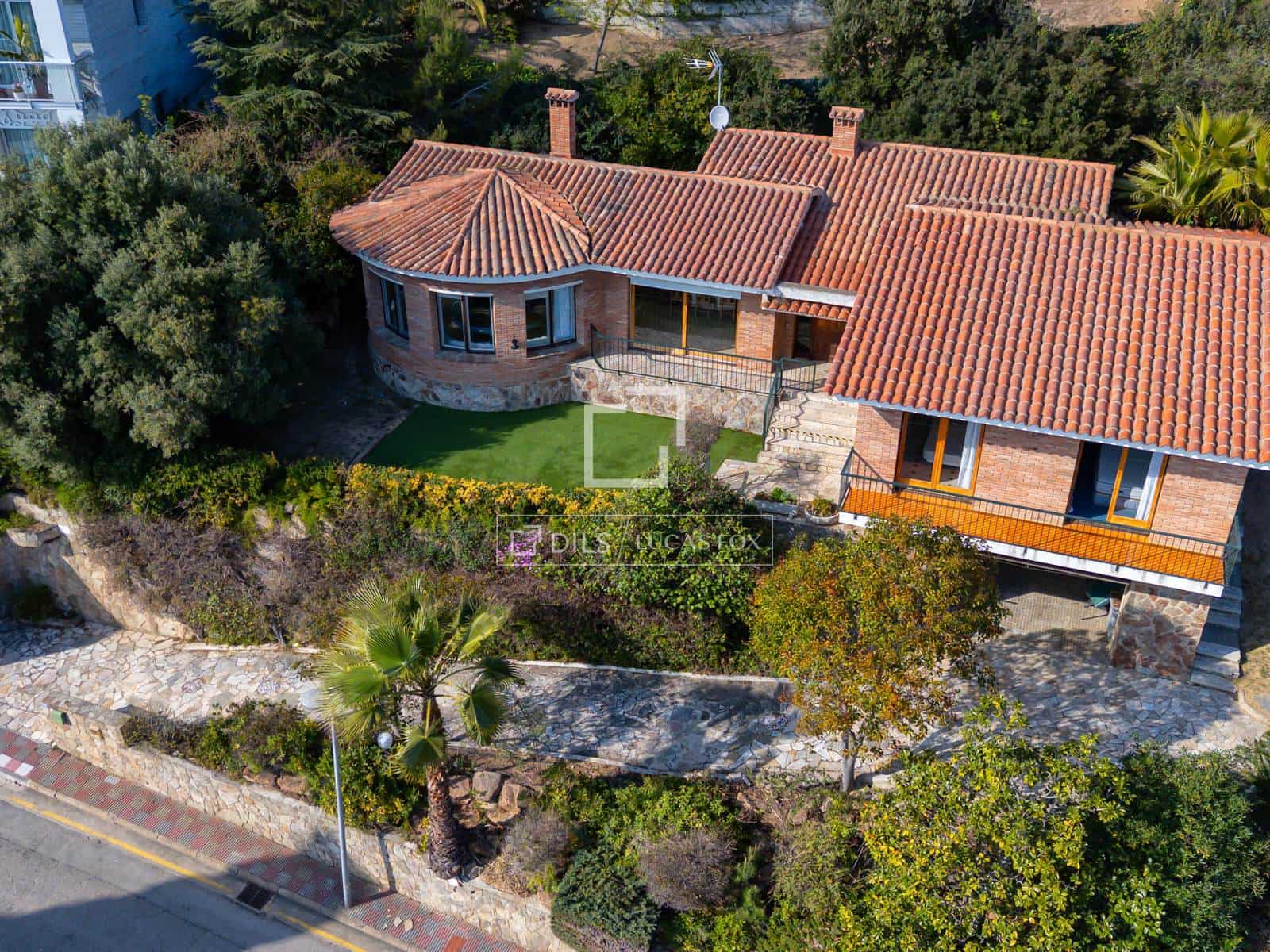 4 bedroom Villa for sale in Blanes with garage - € 850,000 (Ref: 9700061)