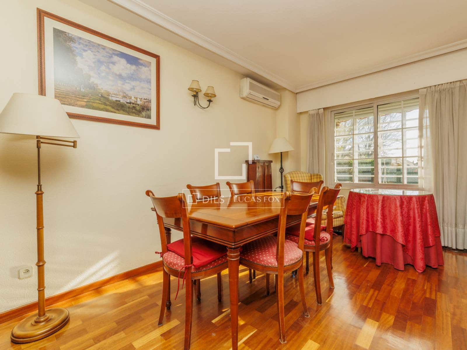 5 bedroom Villa for sale in Pozuelo de Alarcon with garage - € 1,275,000 (Ref: 9700063)