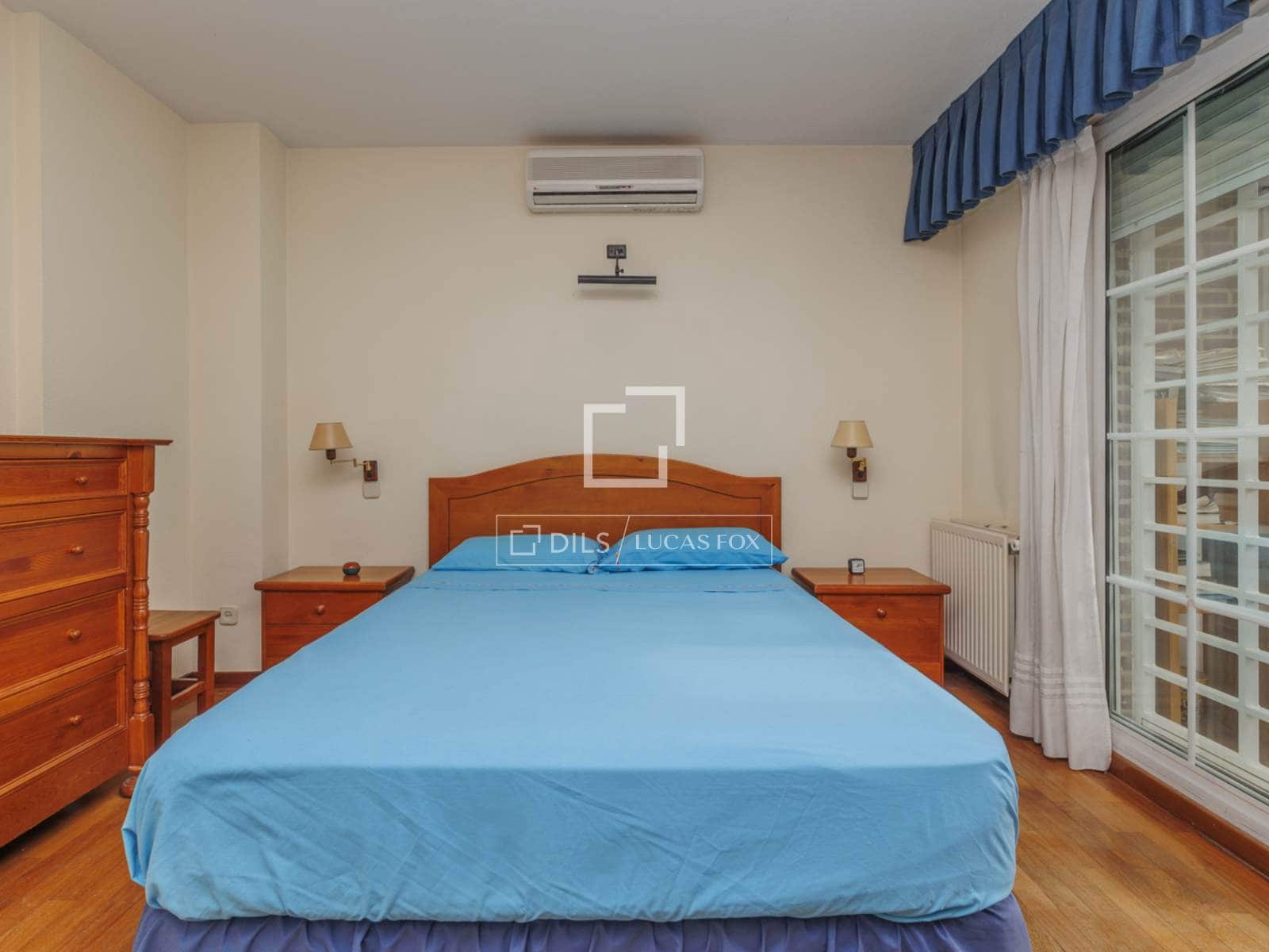 5 bedroom Villa for sale in Pozuelo de Alarcon with garage - € 1,275,000 (Ref: 9700063)