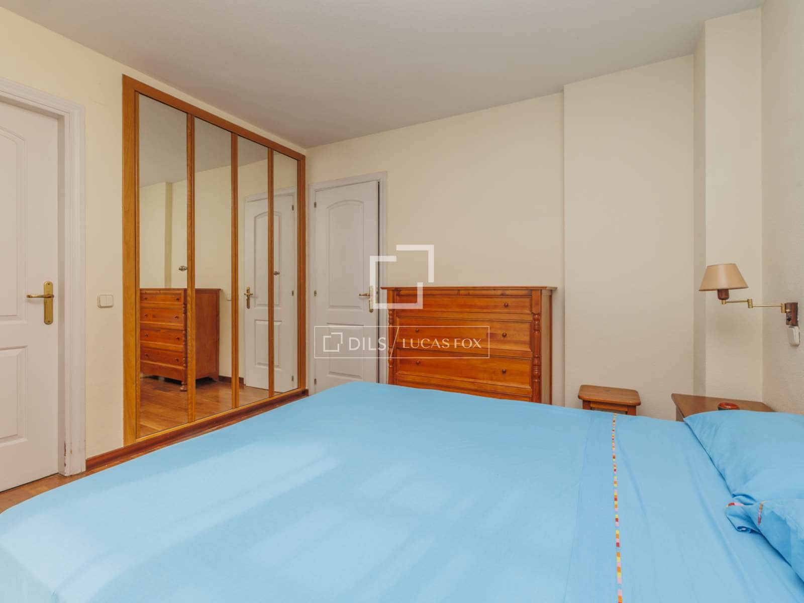 5 bedroom Villa for sale in Pozuelo de Alarcon with garage - € 1,275,000 (Ref: 9700063)