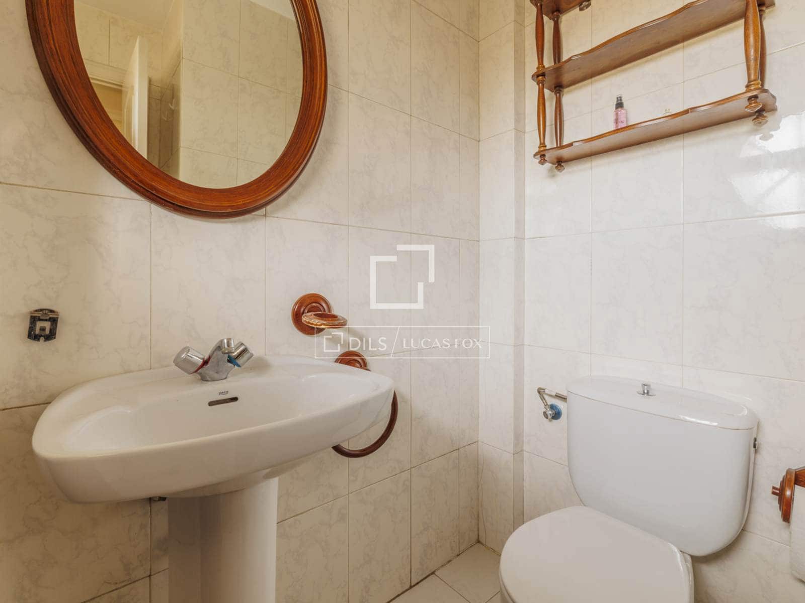 5 bedroom Villa for sale in Pozuelo de Alarcon with garage - € 1,275,000 (Ref: 9700063)