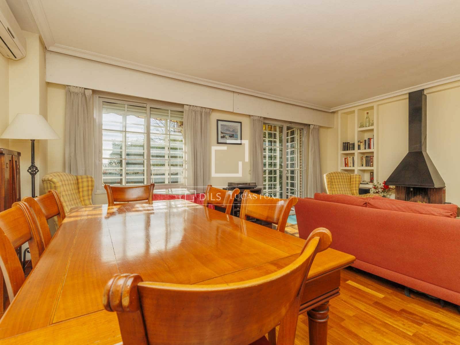 5 bedroom Villa for sale in Pozuelo de Alarcon with garage - € 1,275,000 (Ref: 9700063)