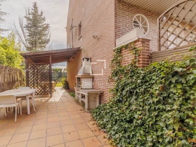 5 chambre Villa/Maison à vendre à Pozuelo de Alarcón avec garage - 1 275 000 € (Ref: 9700063)