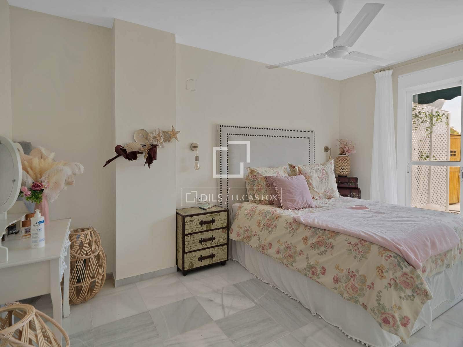 2 sypialnia Penthouse na sprzedaż w Marbella z basenem garażem - 470 000 € (Ref: 9700064)