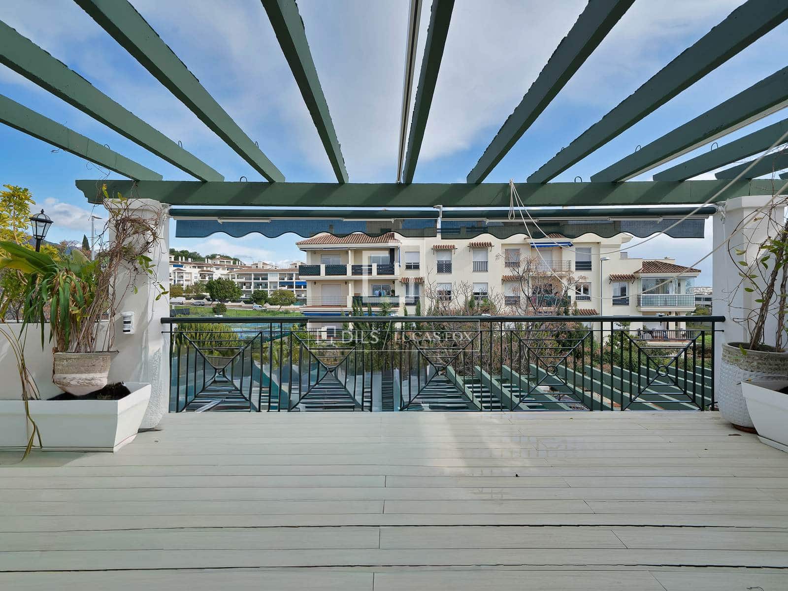 2 sypialnia Penthouse na sprzedaż w Marbella z basenem garażem - 470 000 € (Ref: 9700064)