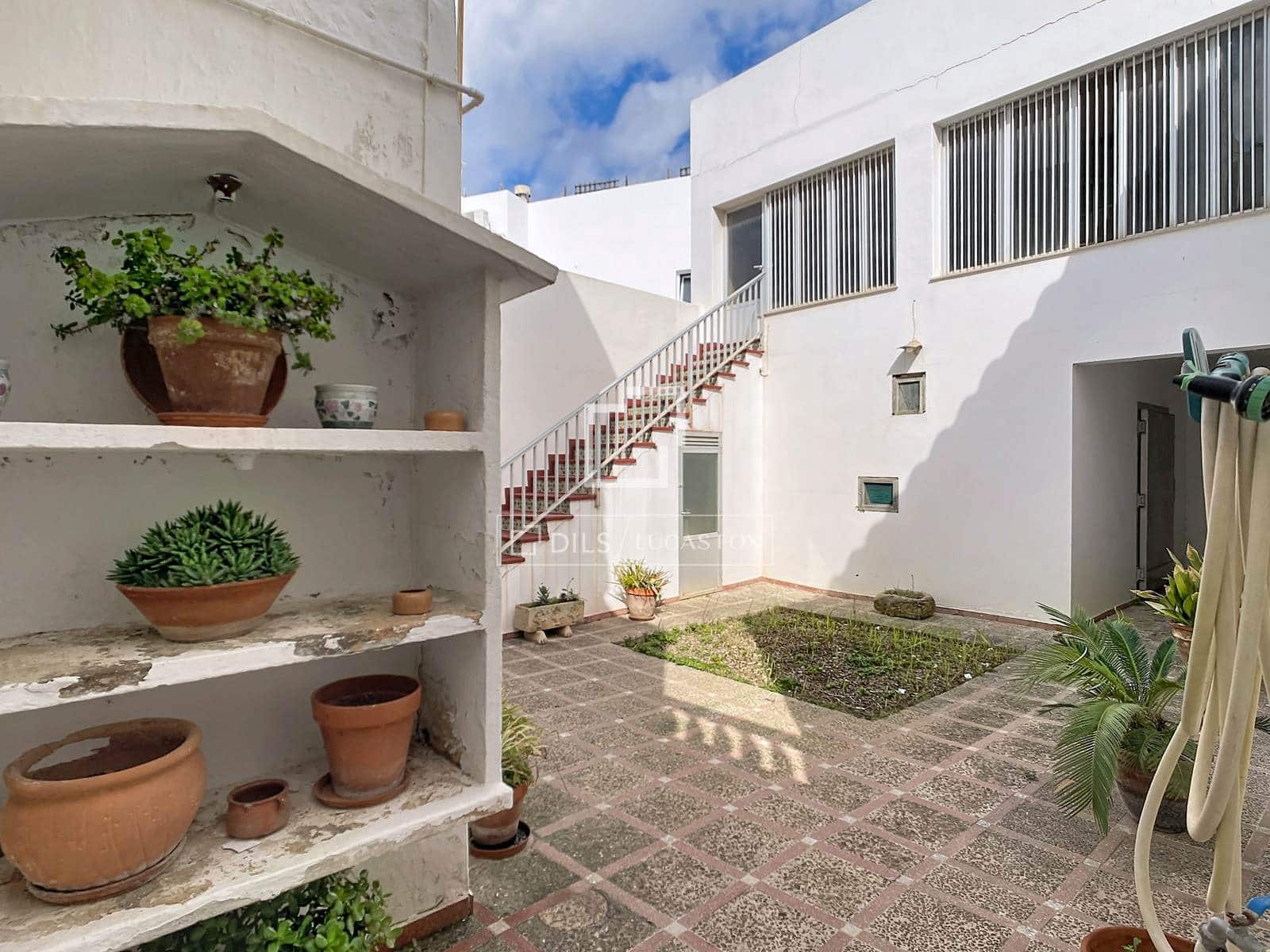 4 slaapkamer Villa te koop in Ciutadella de Menorca - € 685.000 (Ref: 9700153)