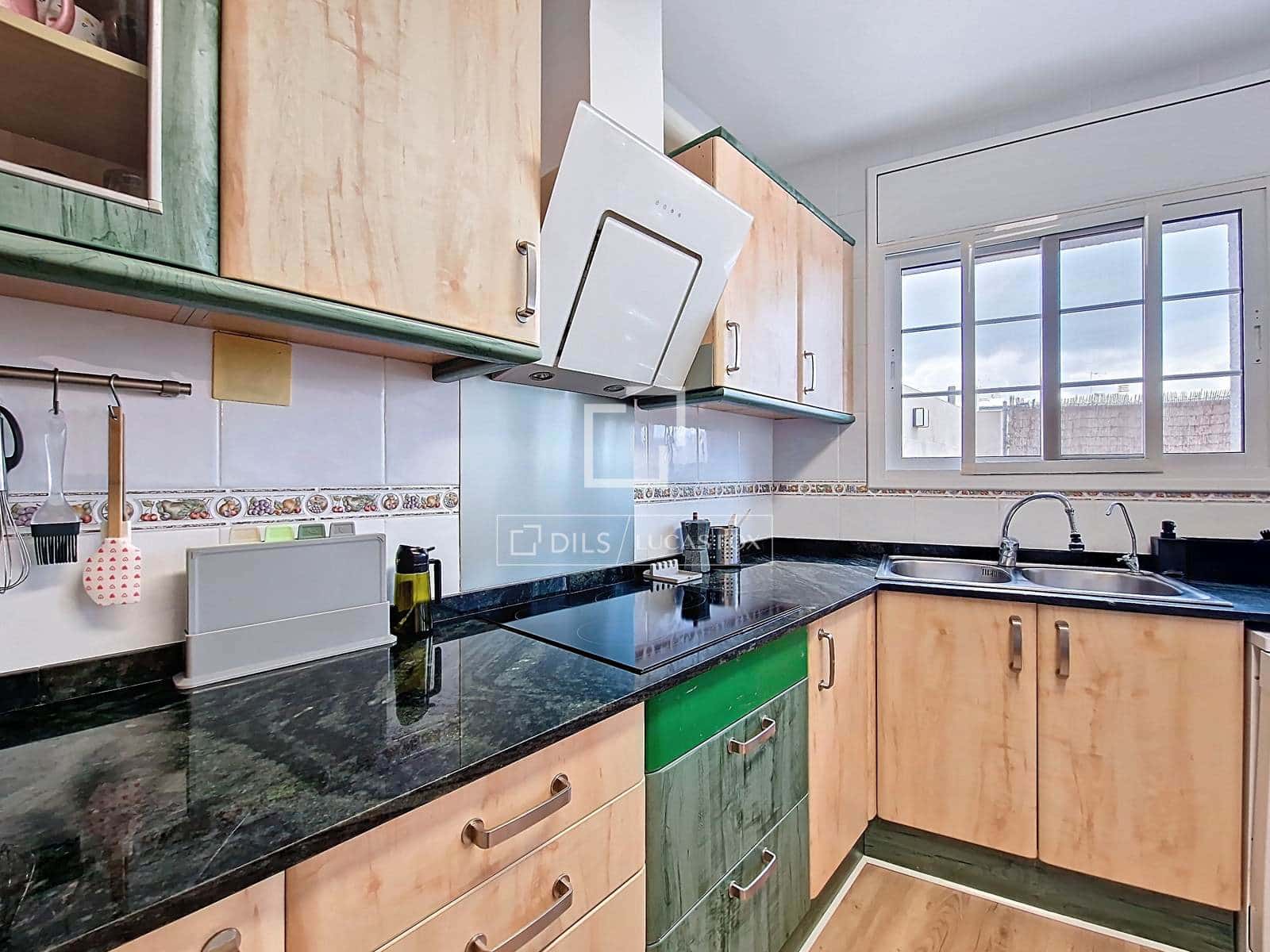 4 bedroom Villa for sale in Vilanova i la Geltru with garage - € 440,000 (Ref: 9700154)