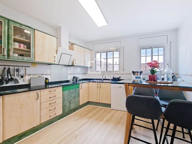 4 sovrum Villa till salu i Vilanova i la Geltrú med garage - 440 000 € (Ref: 9700154)