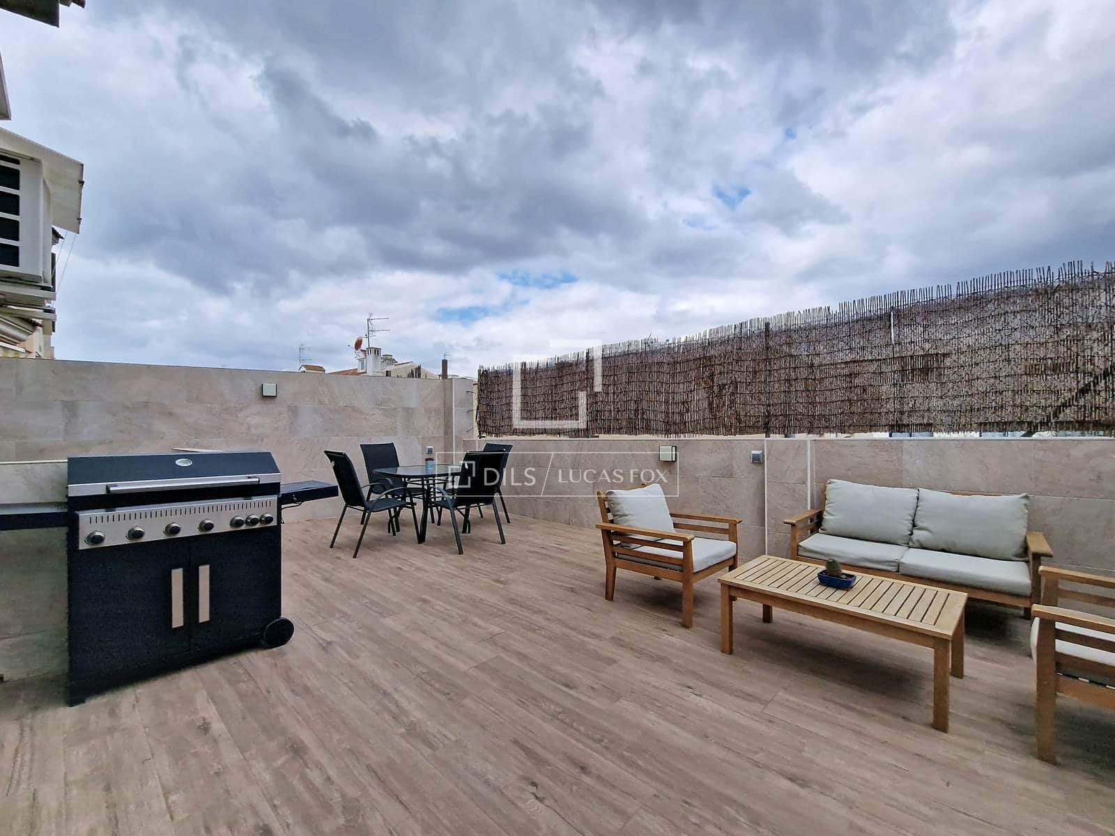 4 bedroom Villa for sale in Vilanova i la Geltru with garage - € 440,000 (Ref: 9700154)