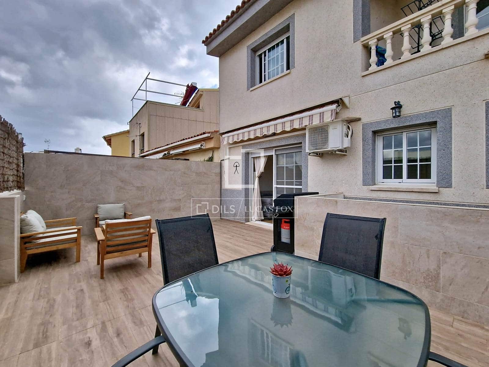 4 bedroom Villa for sale in Vilanova i la Geltru with garage - € 440,000 (Ref: 9700154)