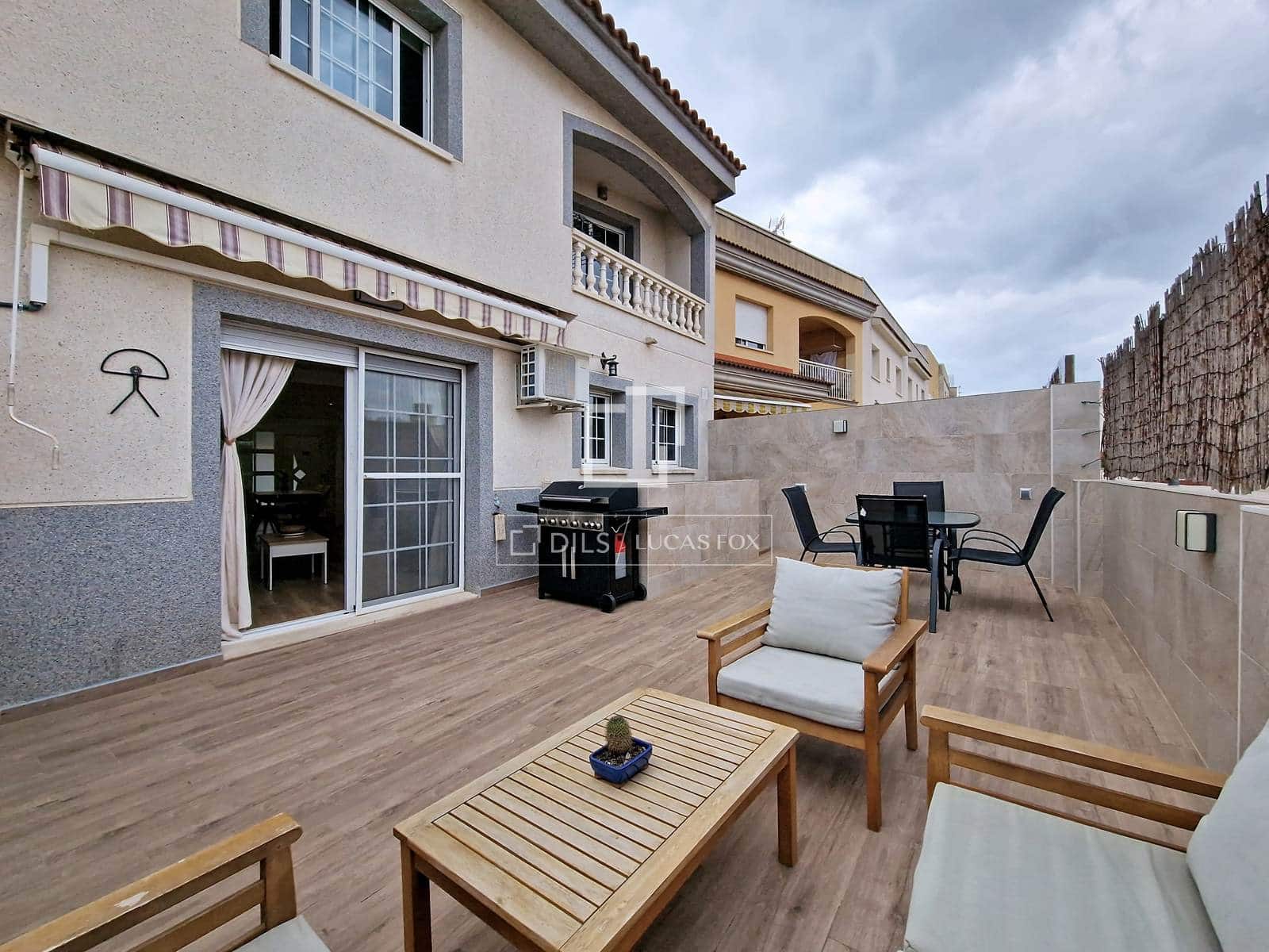 4 bedroom Villa for sale in Vilanova i la Geltru with garage - € 440,000 (Ref: 9700154)