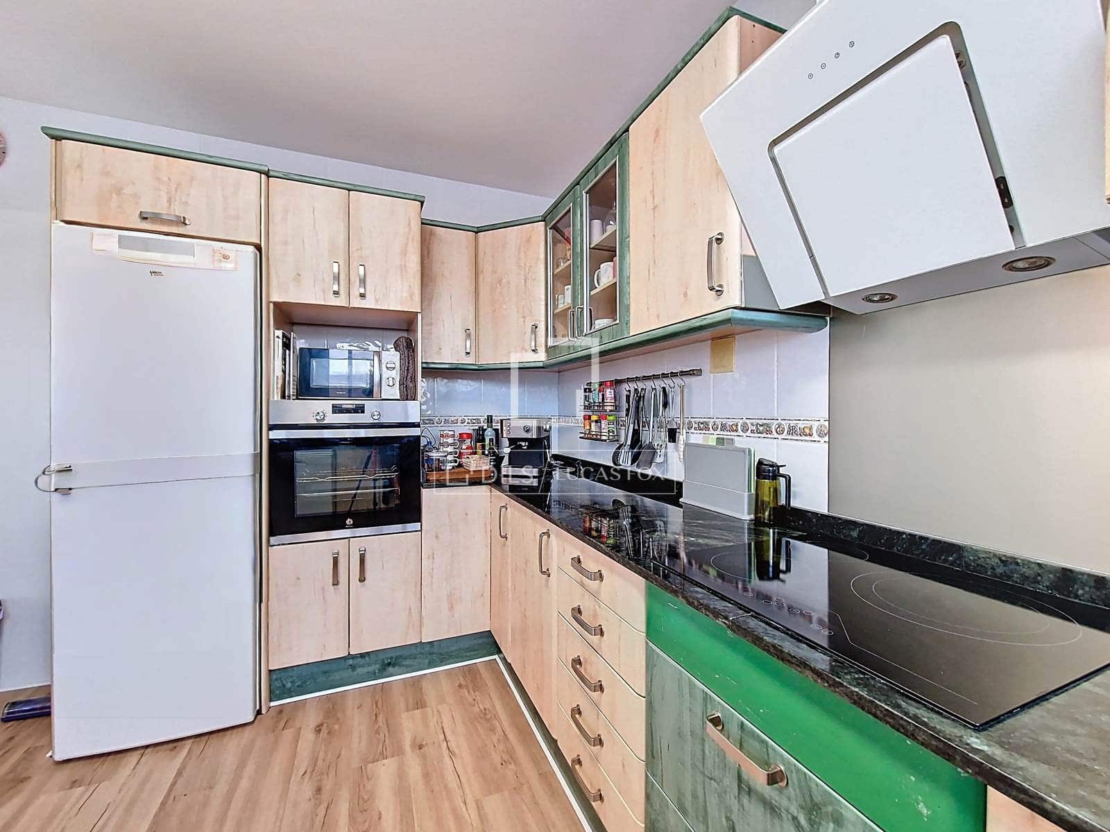 4 bedroom Villa for sale in Vilanova i la Geltru with garage - € 440,000 (Ref: 9700154)