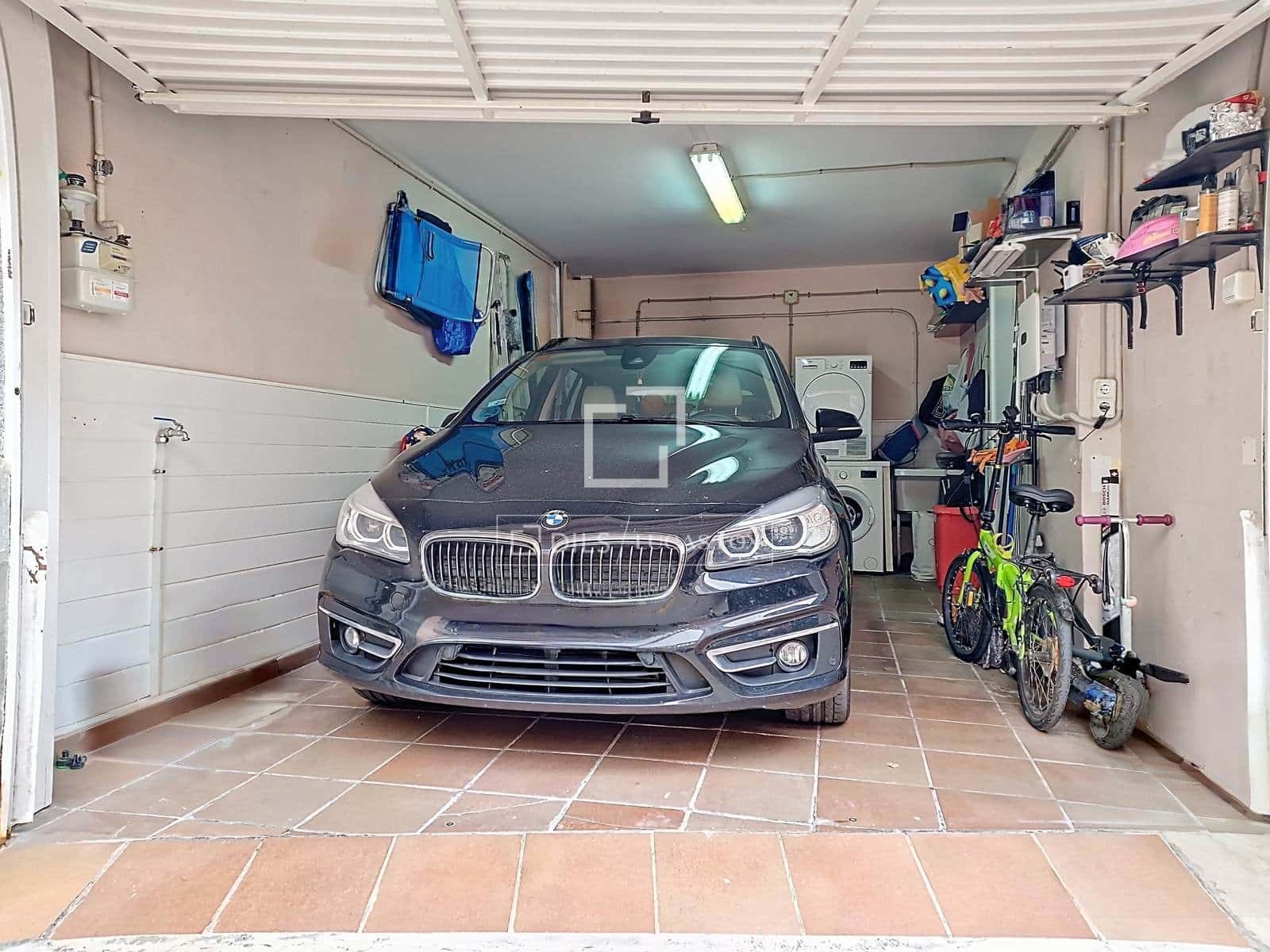 4 bedroom Villa for sale in Vilanova i la Geltru with garage - € 440,000 (Ref: 9700154)