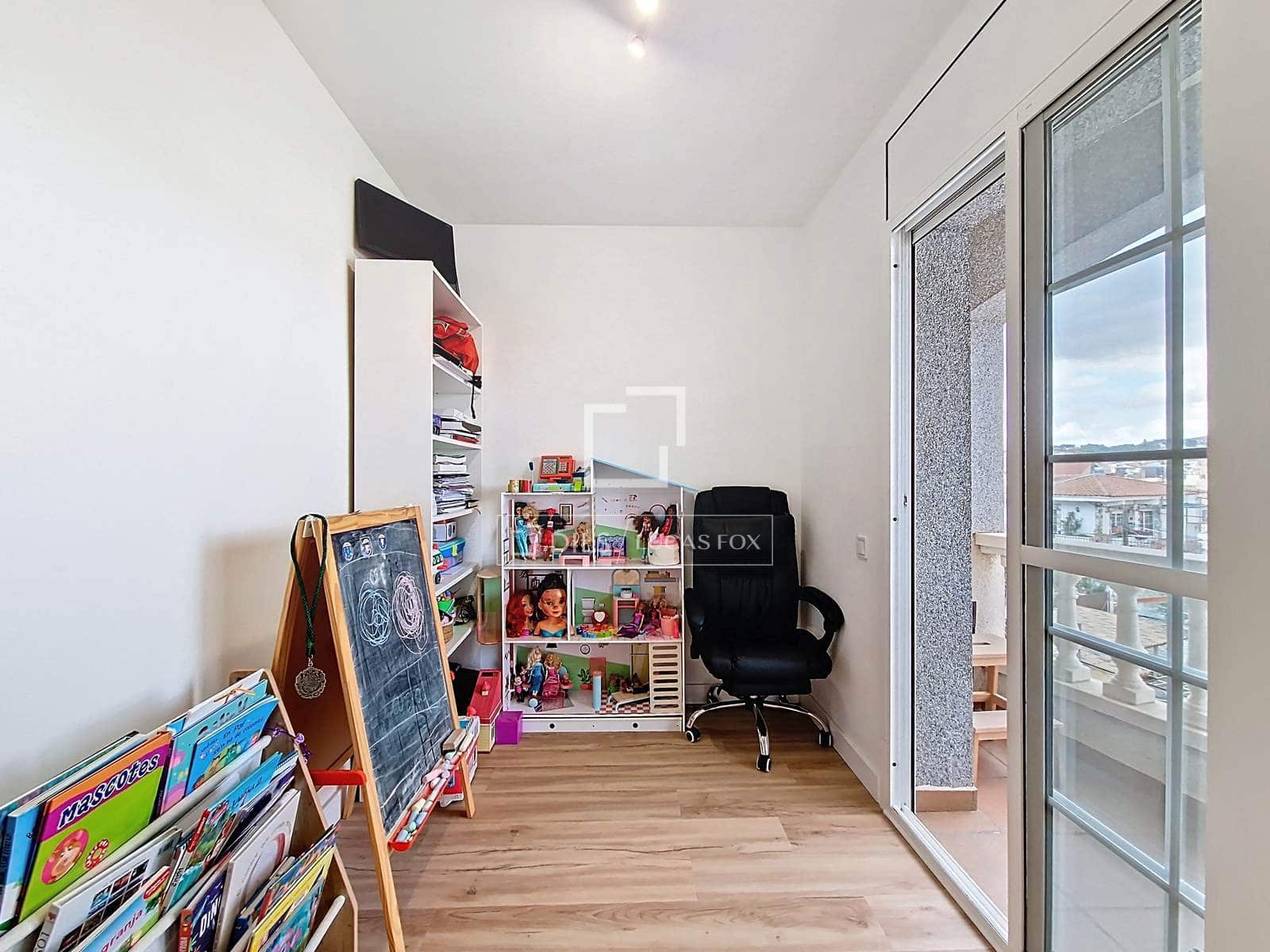 4 bedroom Villa for sale in Vilanova i la Geltru with garage - € 440,000 (Ref: 9700154)