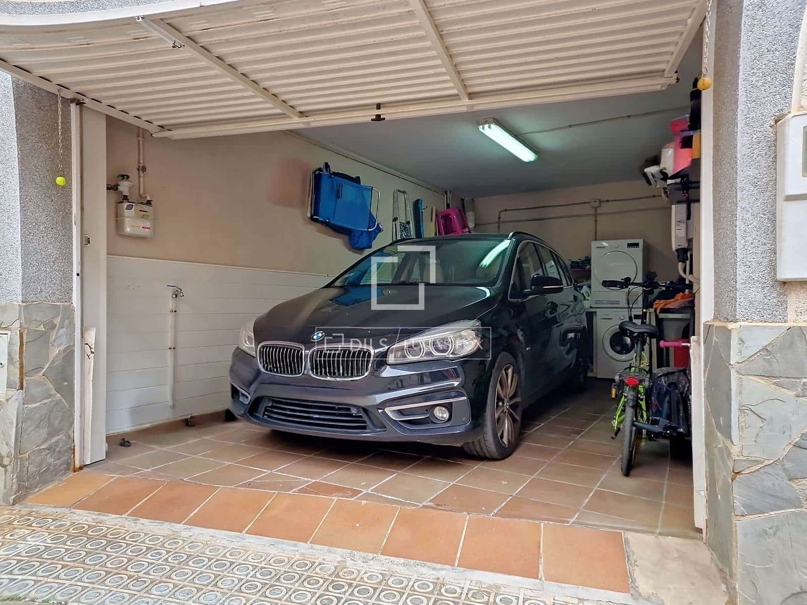 4 bedroom Villa for sale in Vilanova i la Geltru with garage - € 440,000 (Ref: 9700154)