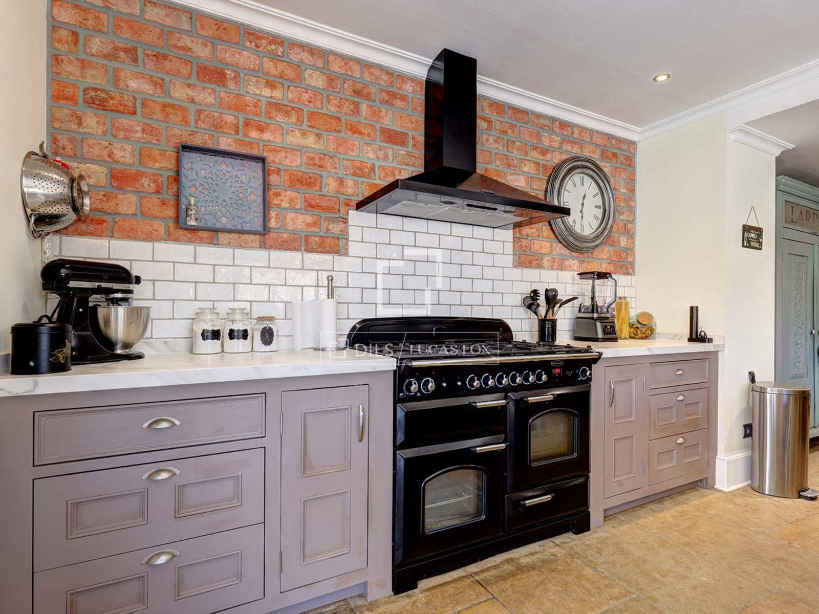 4 quarto Moradia para venda em Casares com piscina garagem - 2 250 000 € (Ref: 9707654)