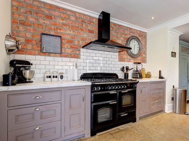 4 quarto Moradia para venda em Casares com piscina garagem - 2 250 000 € (Ref: 9707654)