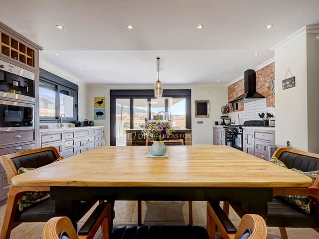 4 quarto Moradia para venda em Casares com piscina garagem - 2 250 000 € (Ref: 9707654)