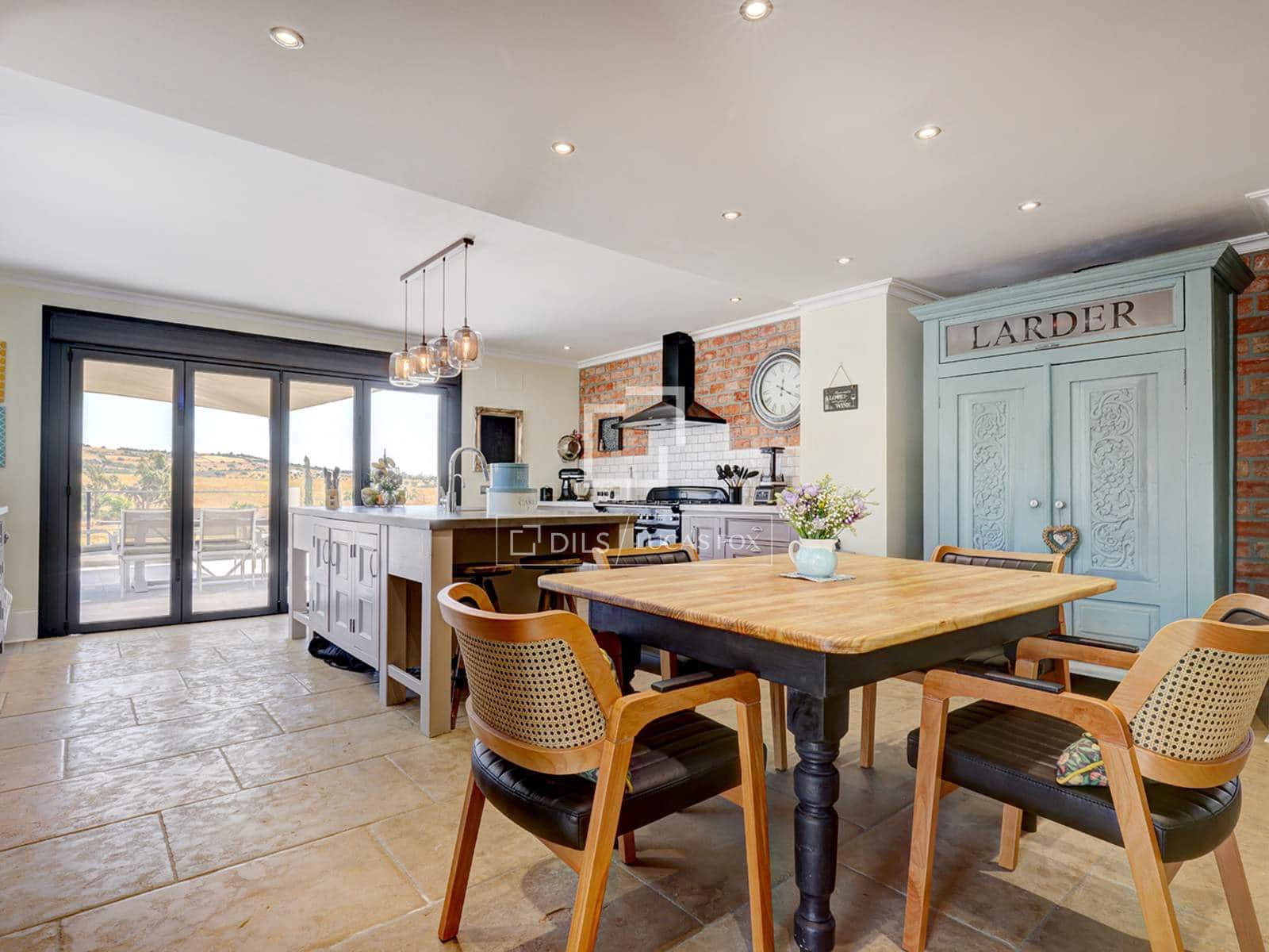 4 quarto Moradia para venda em Casares com piscina garagem - 2 250 000 € (Ref: 9707654)