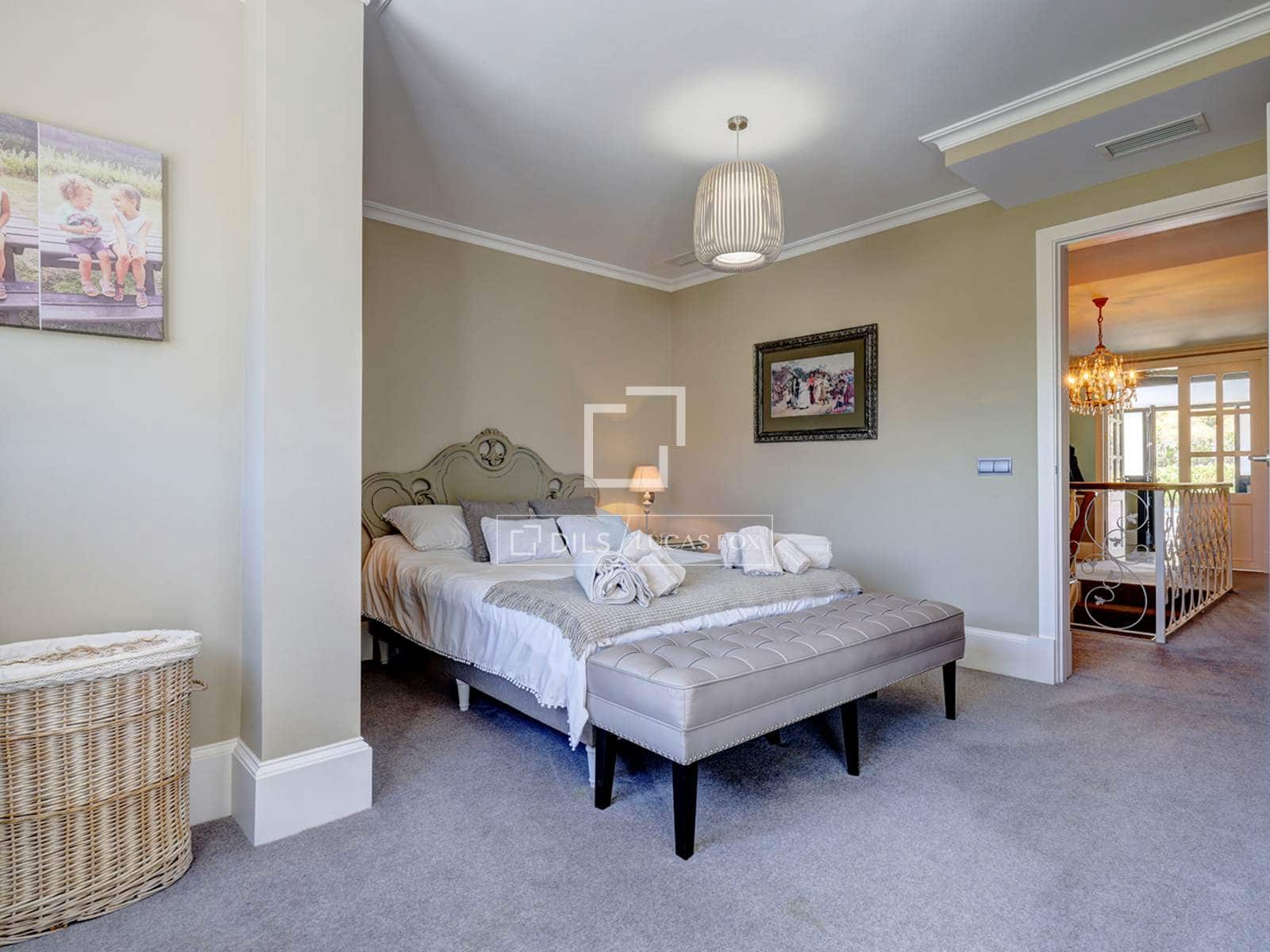 4 quarto Moradia para venda em Casares com piscina garagem - 2 250 000 € (Ref: 9707654)