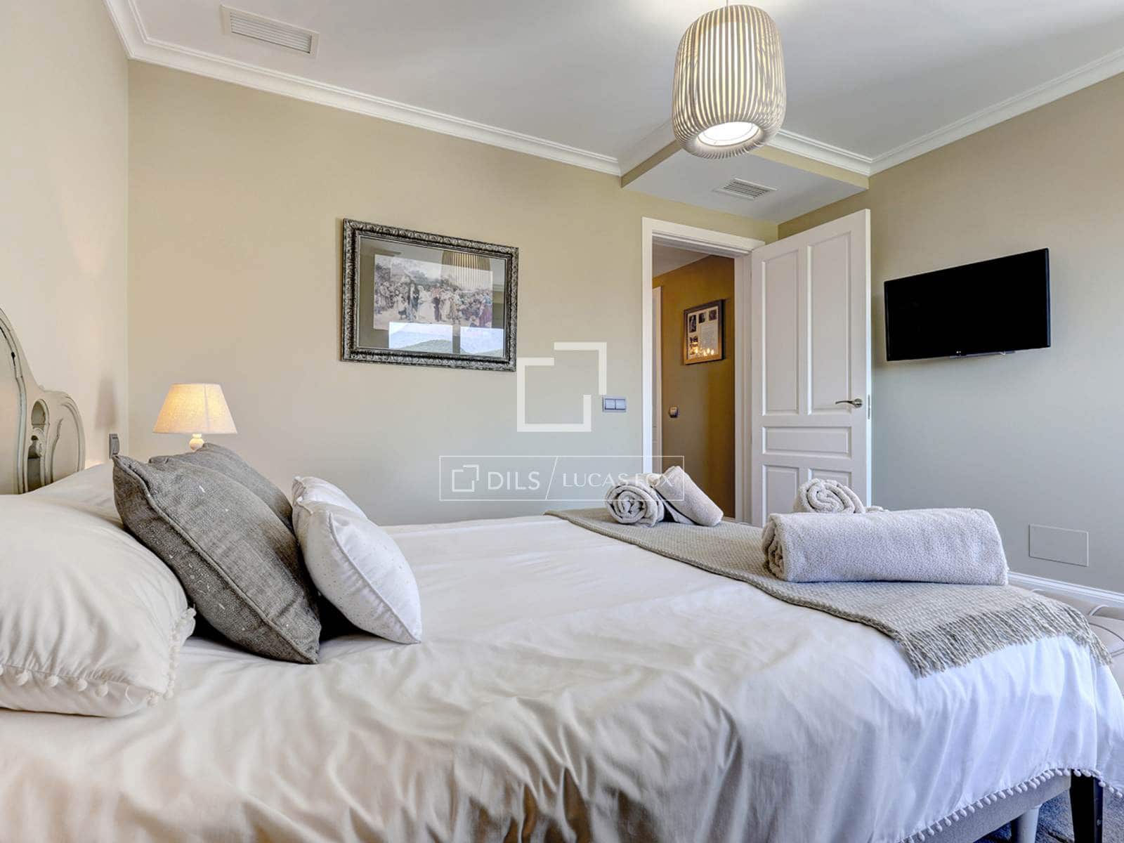 4 quarto Moradia para venda em Casares com piscina garagem - 2 250 000 € (Ref: 9707654)