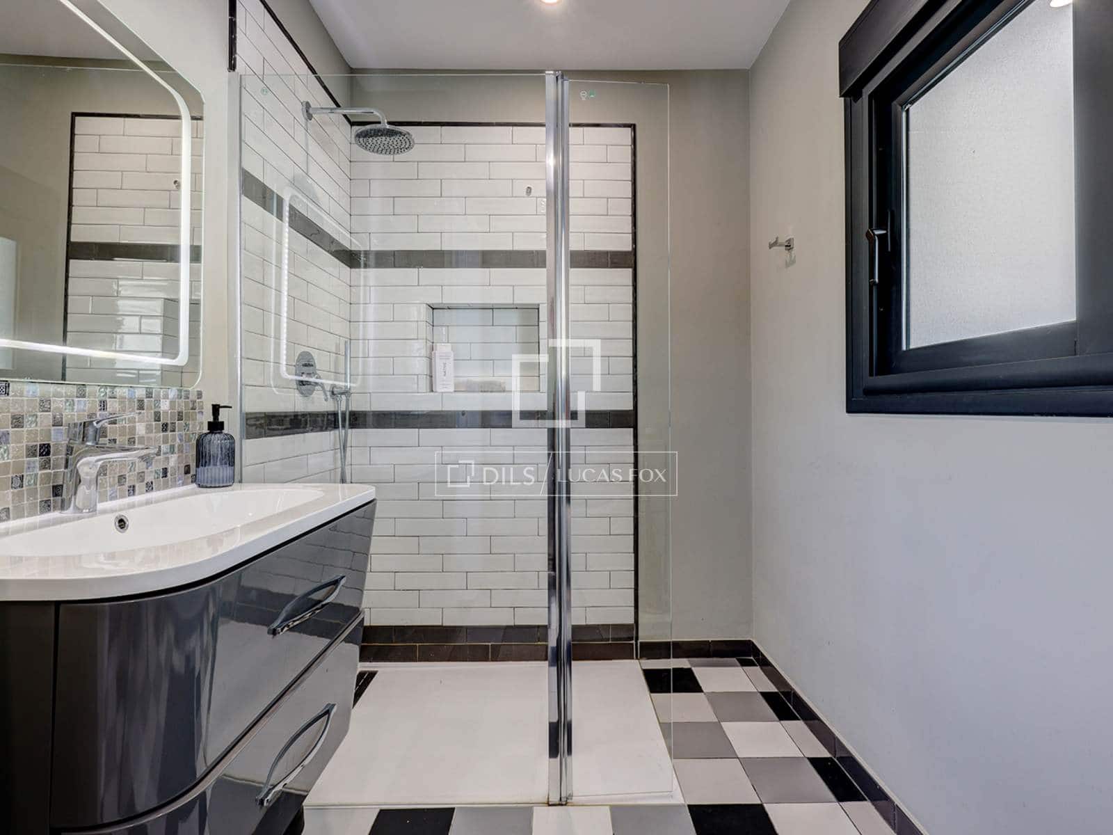 4 quarto Moradia para venda em Casares com piscina garagem - 2 250 000 € (Ref: 9707654)