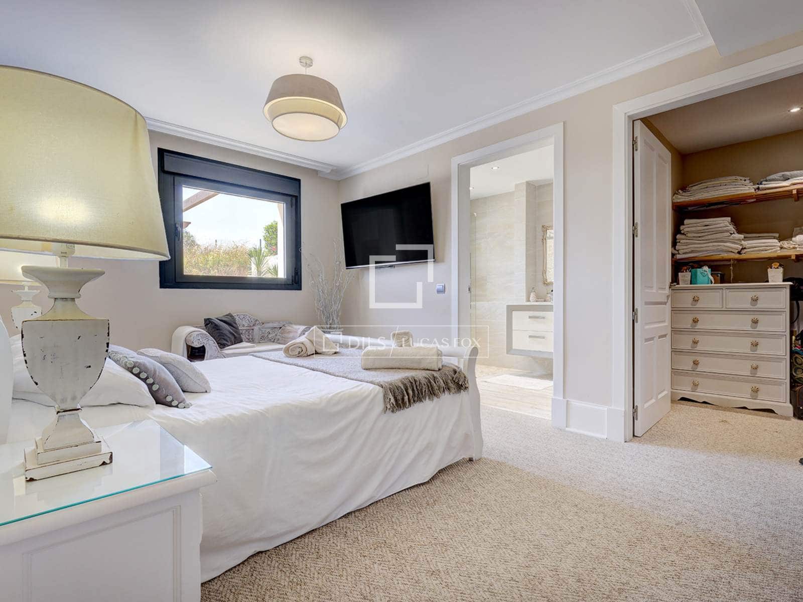 4 quarto Moradia para venda em Casares com piscina garagem - 2 250 000 € (Ref: 9707654)