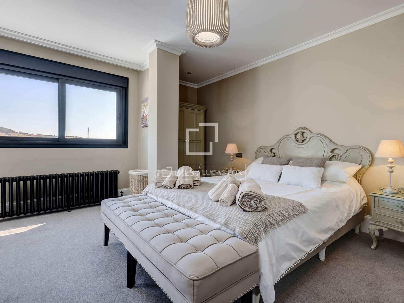 4 quarto Moradia para venda em Casares com piscina garagem - 2 250 000 € (Ref: 9707654)