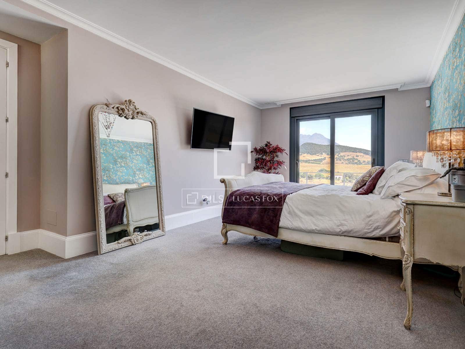 4 quarto Moradia para venda em Casares com piscina garagem - 2 250 000 € (Ref: 9707654)