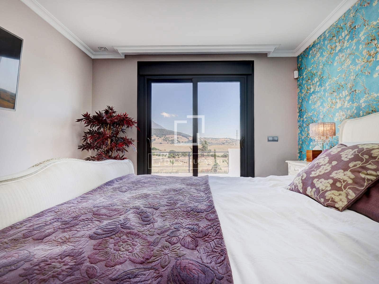 4 quarto Moradia para venda em Casares com piscina garagem - 2 250 000 € (Ref: 9707654)