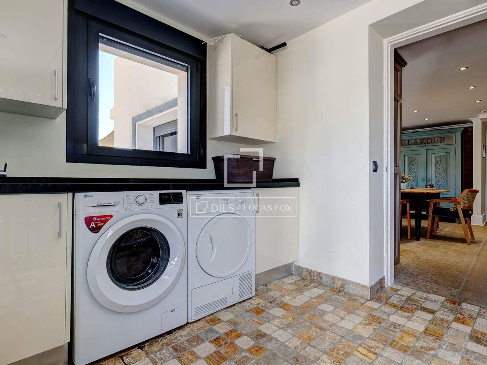 4 quarto Moradia para venda em Casares com piscina garagem - 2 250 000 € (Ref: 9707654)