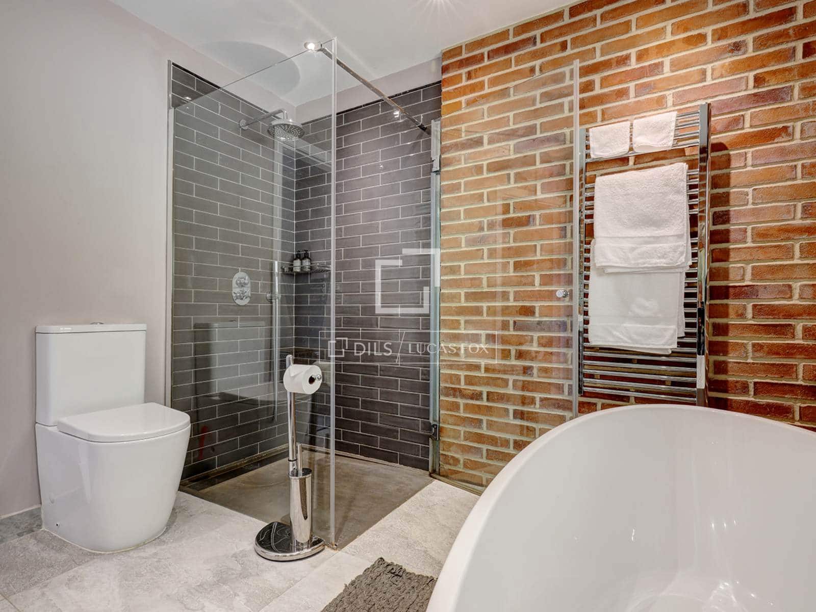 4 quarto Moradia para venda em Casares com piscina garagem - 2 250 000 € (Ref: 9707654)