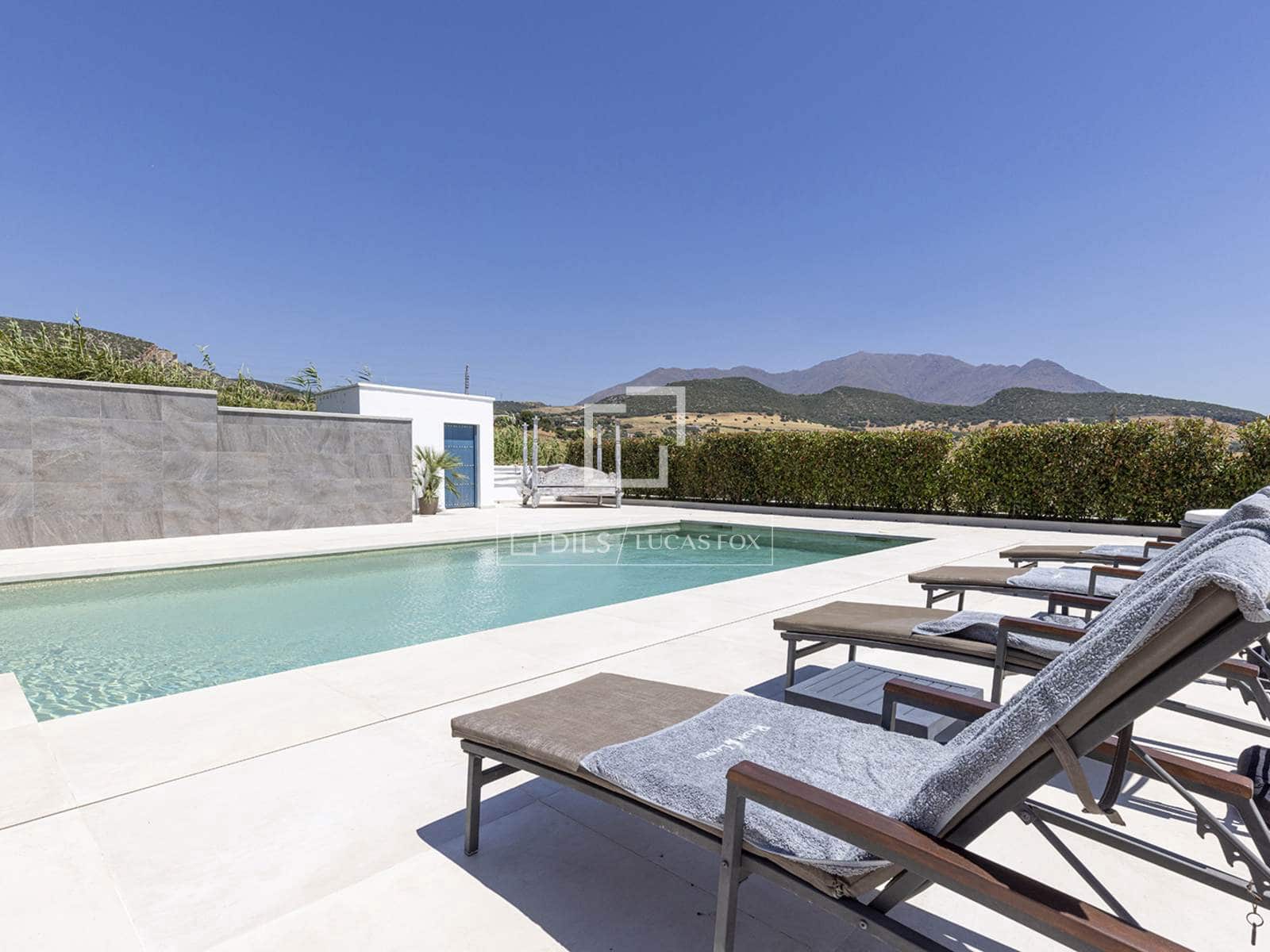 4 quarto Moradia para venda em Casares com piscina garagem - 2 250 000 € (Ref: 9707654)