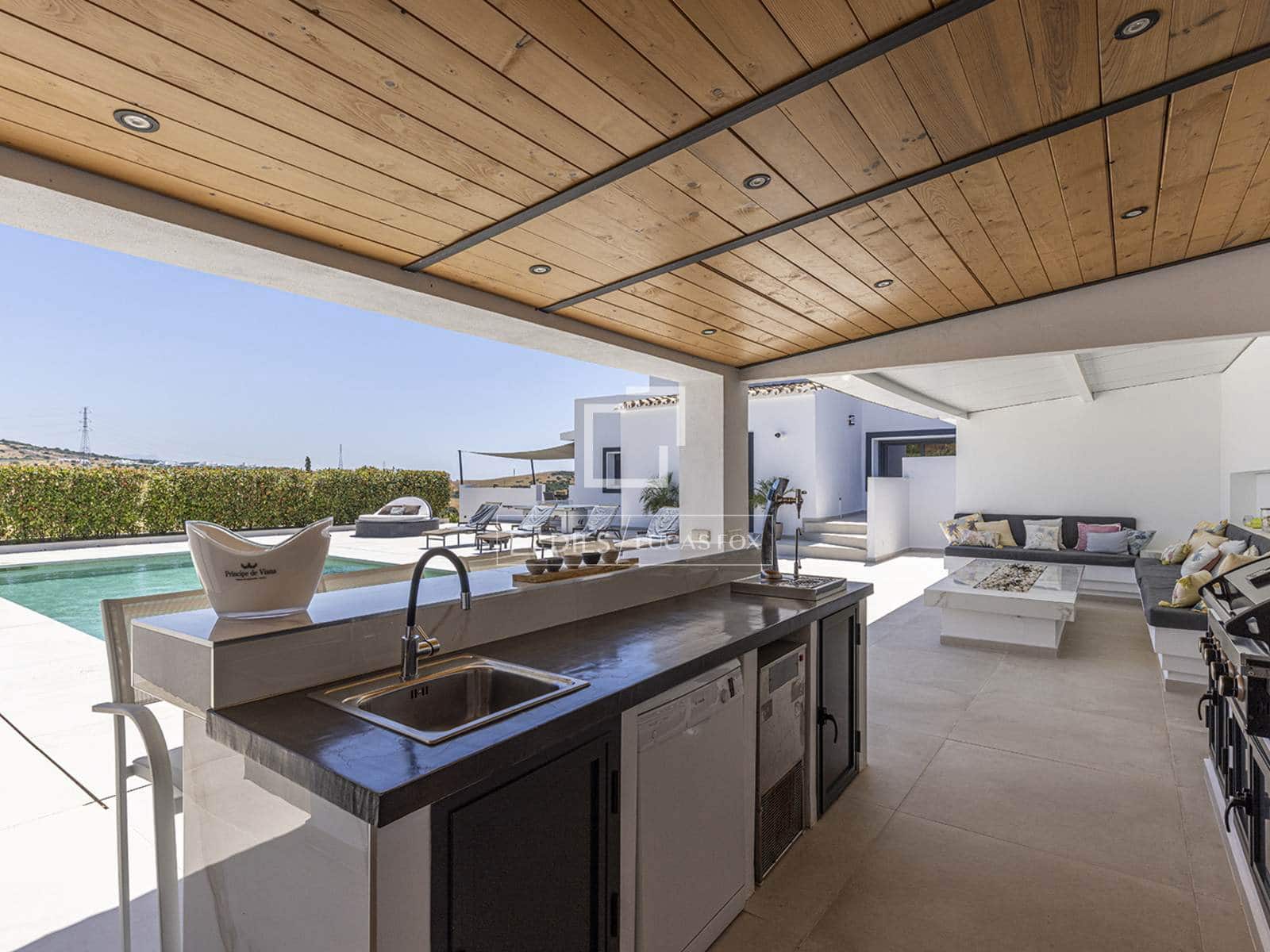 4 quarto Moradia para venda em Casares com piscina garagem - 2 250 000 € (Ref: 9707654)