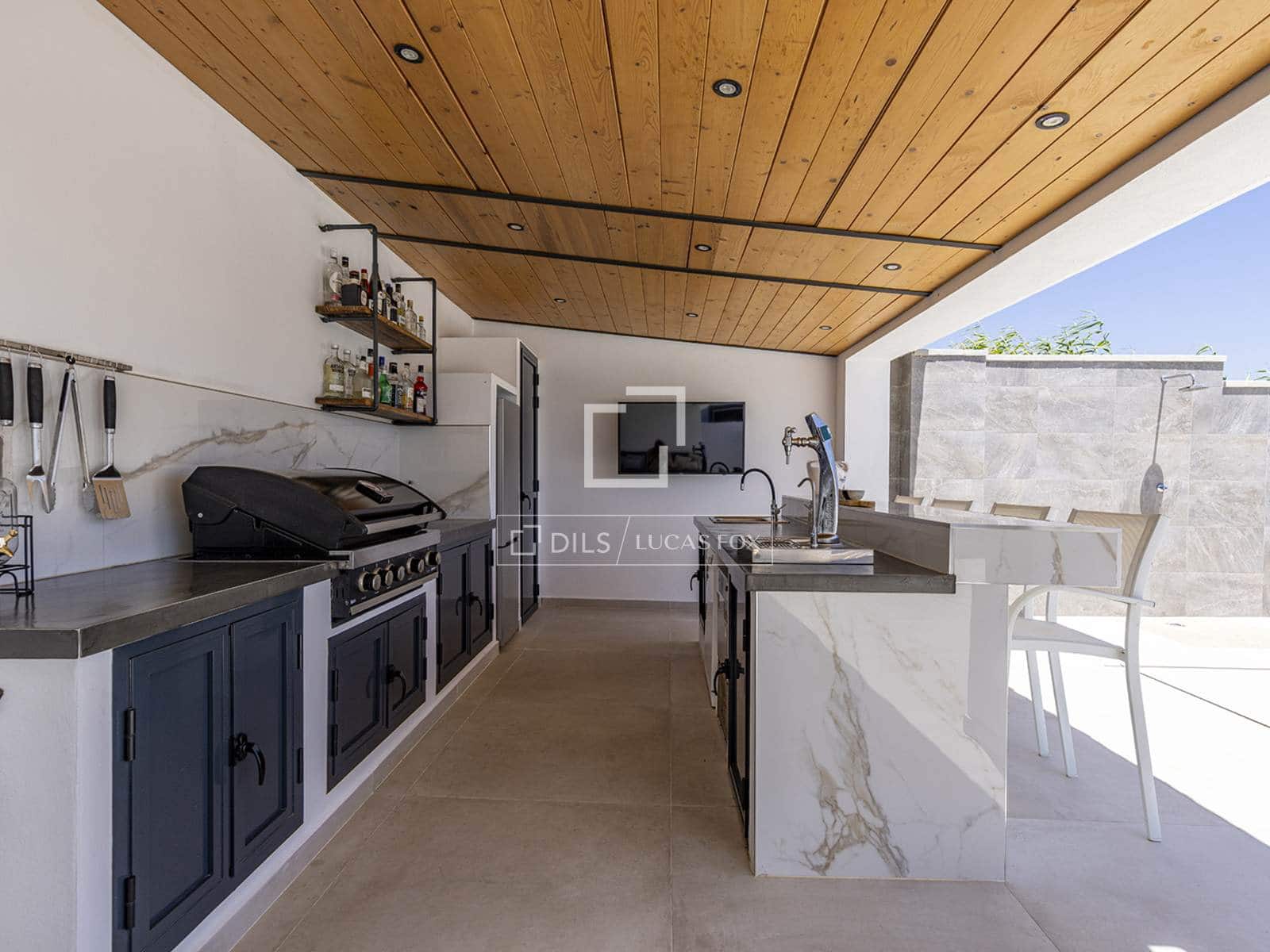 4 quarto Moradia para venda em Casares com piscina garagem - 2 250 000 € (Ref: 9707654)