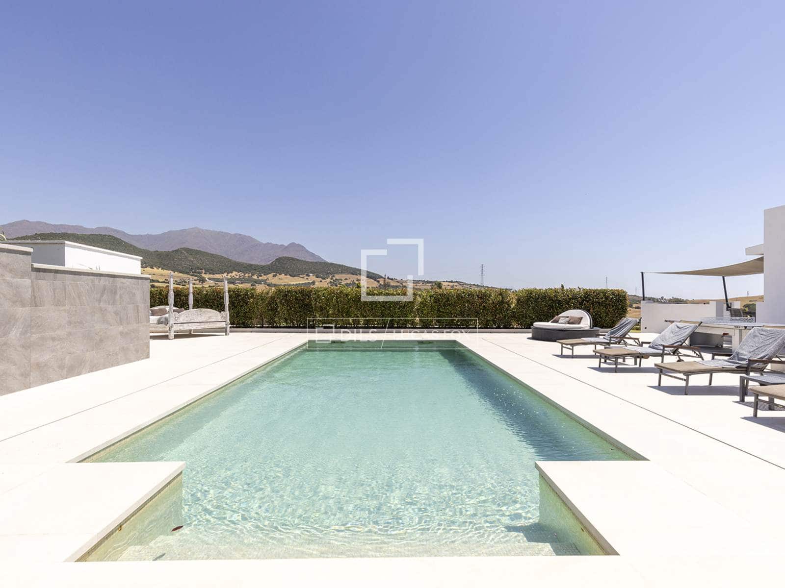 4 quarto Moradia para venda em Casares com piscina garagem - 2 250 000 € (Ref: 9707654)