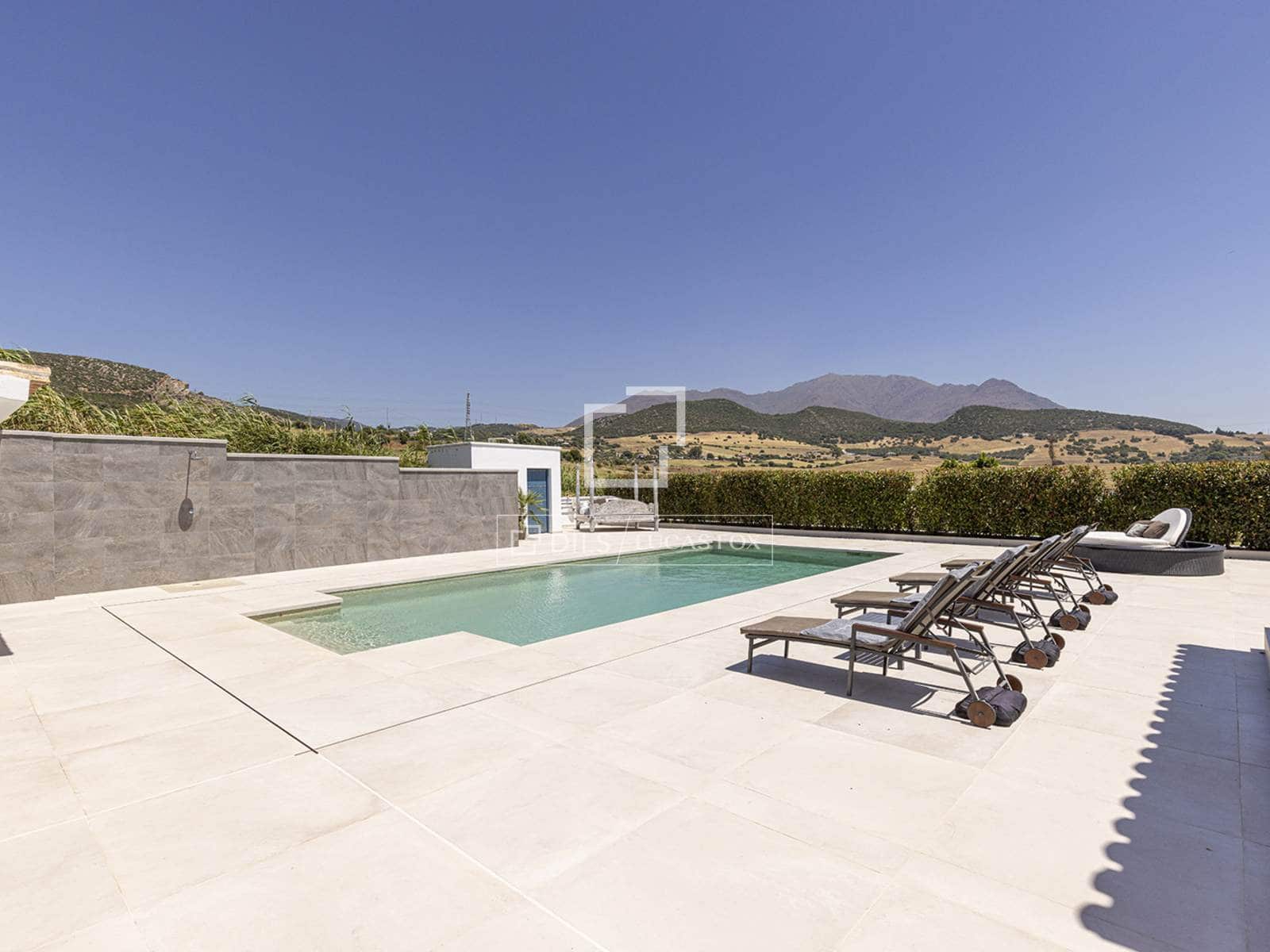 4 quarto Moradia para venda em Casares com piscina garagem - 2 250 000 € (Ref: 9707654)