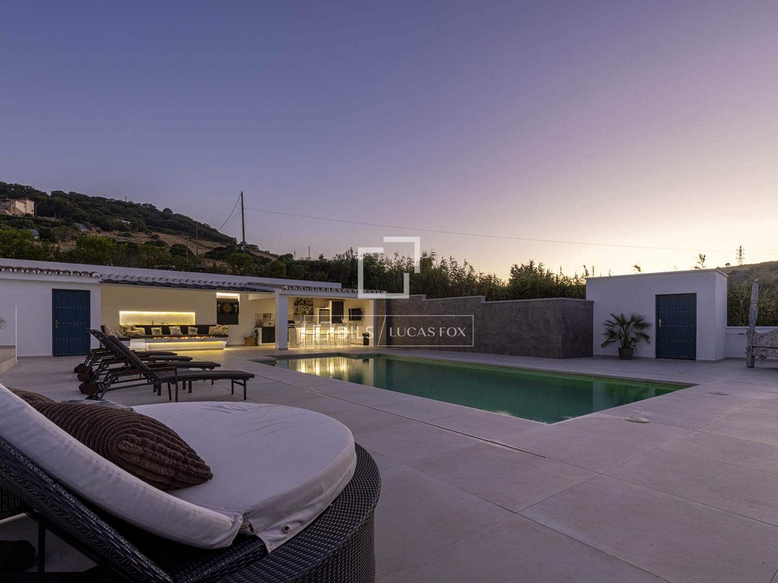 4 quarto Moradia para venda em Casares com piscina garagem - 2 250 000 € (Ref: 9707654)