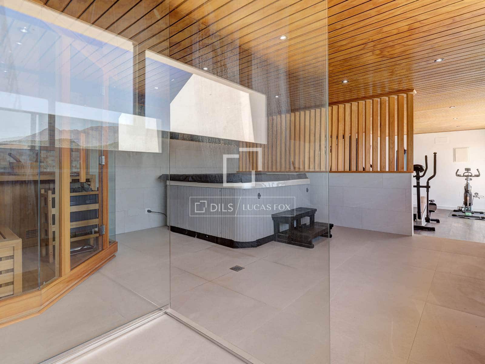 4 quarto Moradia para venda em Casares com piscina garagem - 2 250 000 € (Ref: 9707654)