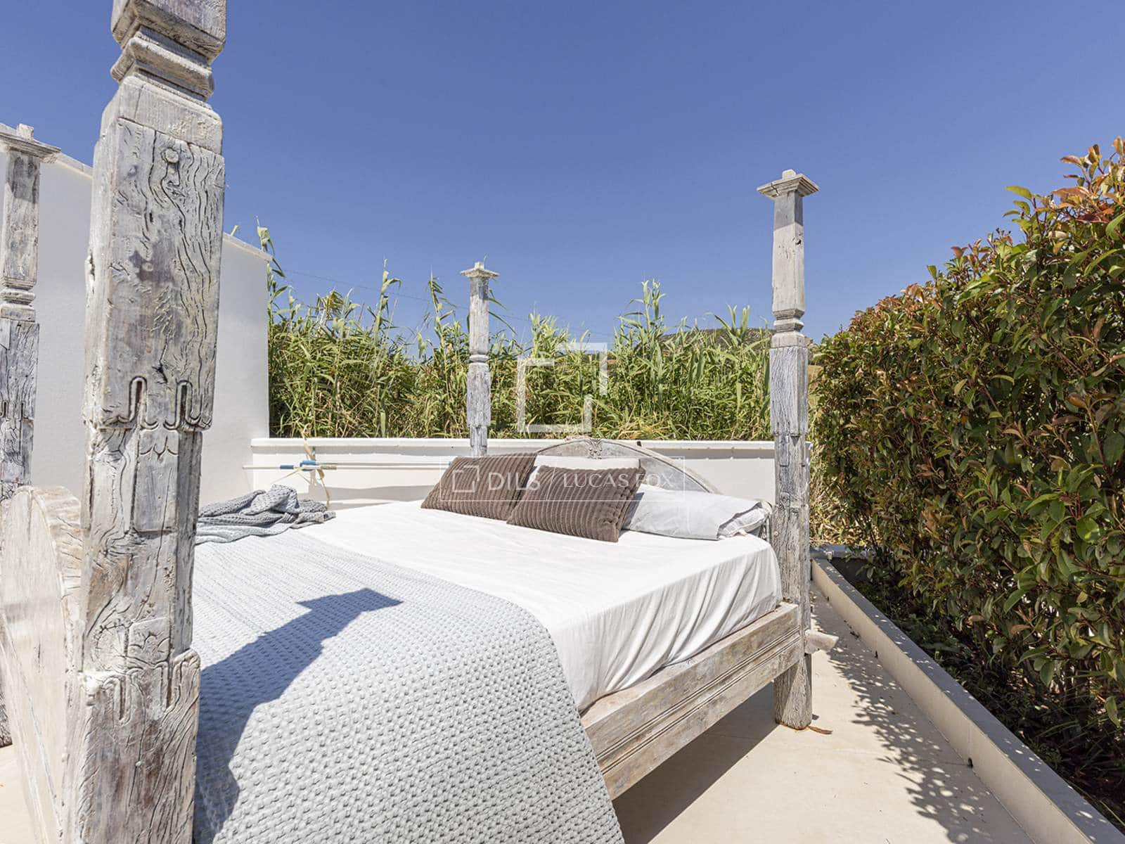 4 quarto Moradia para venda em Casares com piscina garagem - 2 250 000 € (Ref: 9707654)