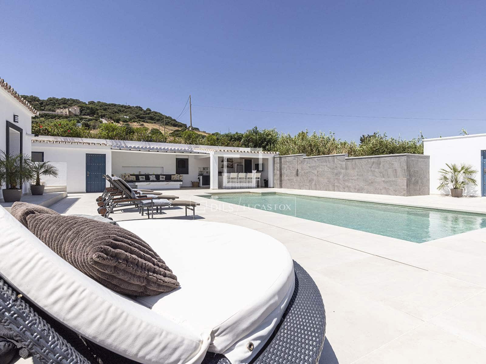 4 quarto Moradia para venda em Casares com piscina garagem - 2 250 000 € (Ref: 9707654)