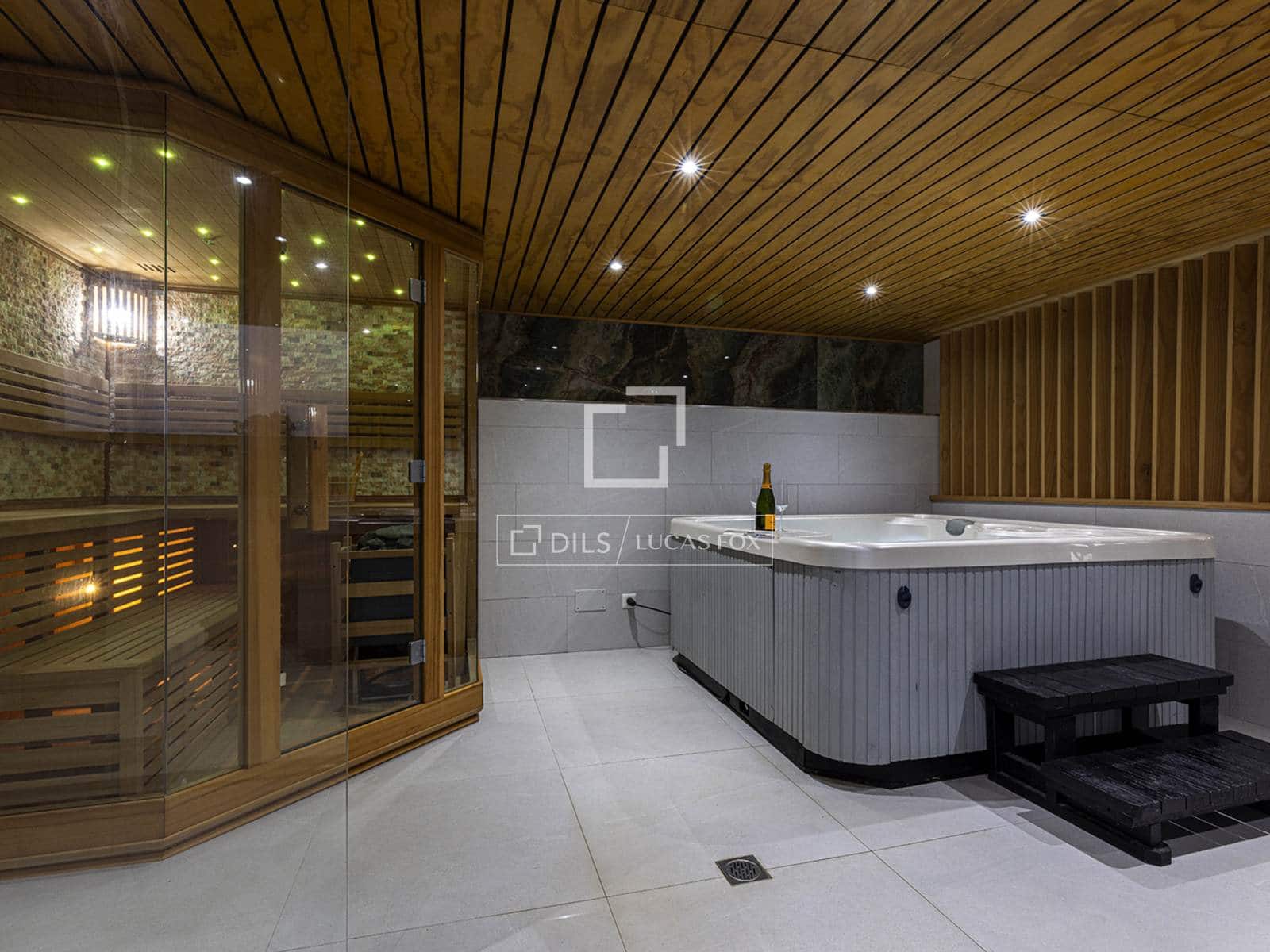 4 quarto Moradia para venda em Casares com piscina garagem - 2 250 000 € (Ref: 9707654)