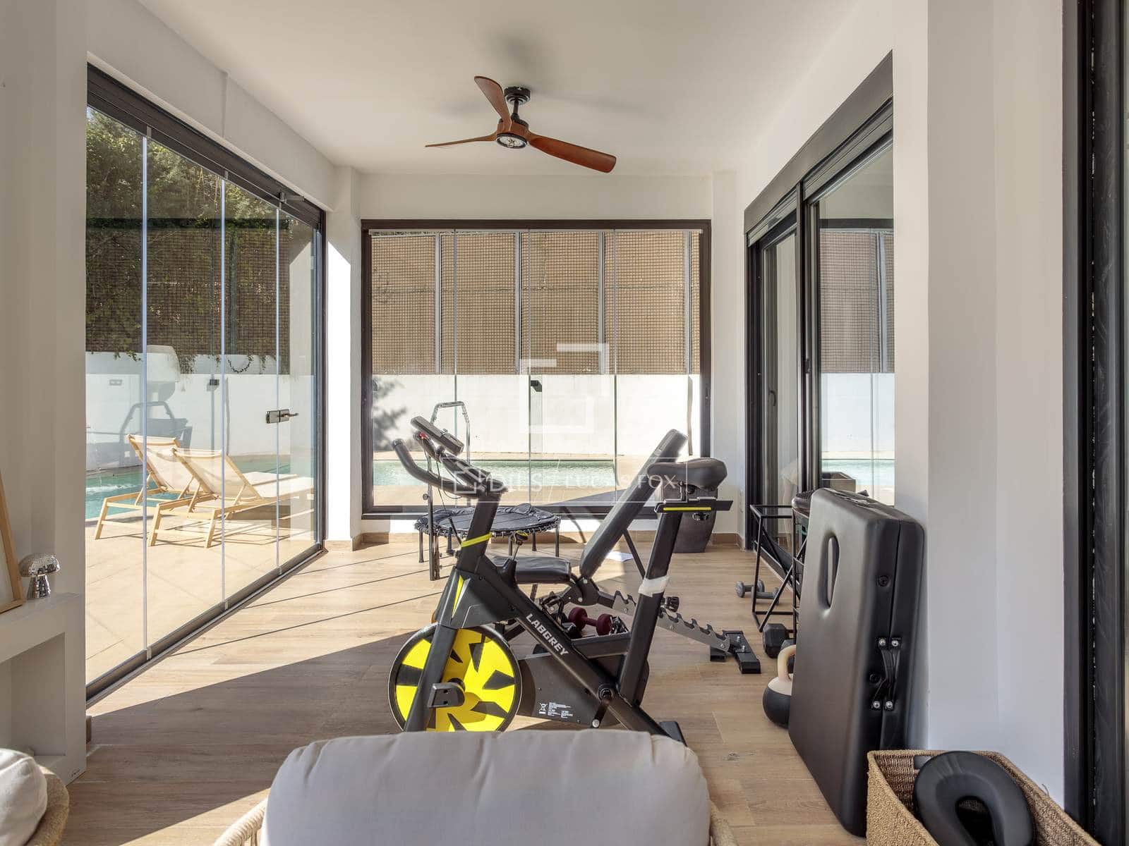 5 bedroom Villa for rent in Madrid city with pool garage - € 9,000 (Ref: 9707657)