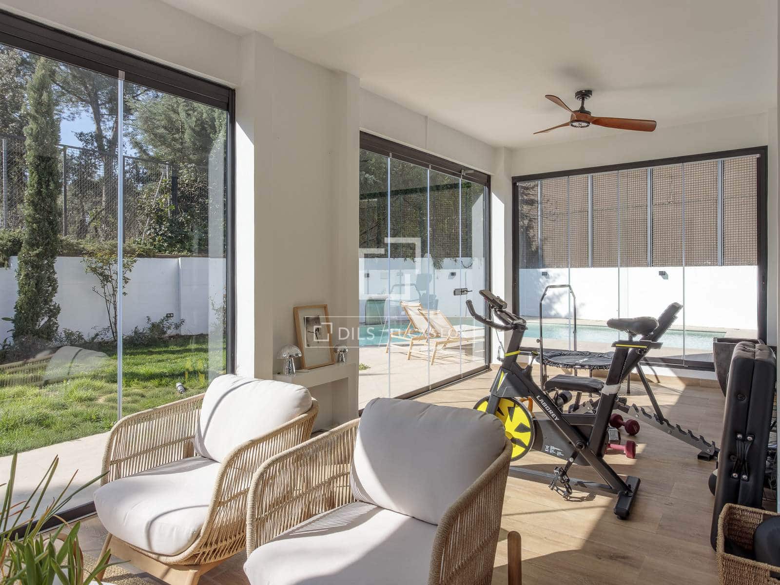 5 bedroom Villa for rent in Madrid city with pool garage - € 9,000 (Ref: 9707657)