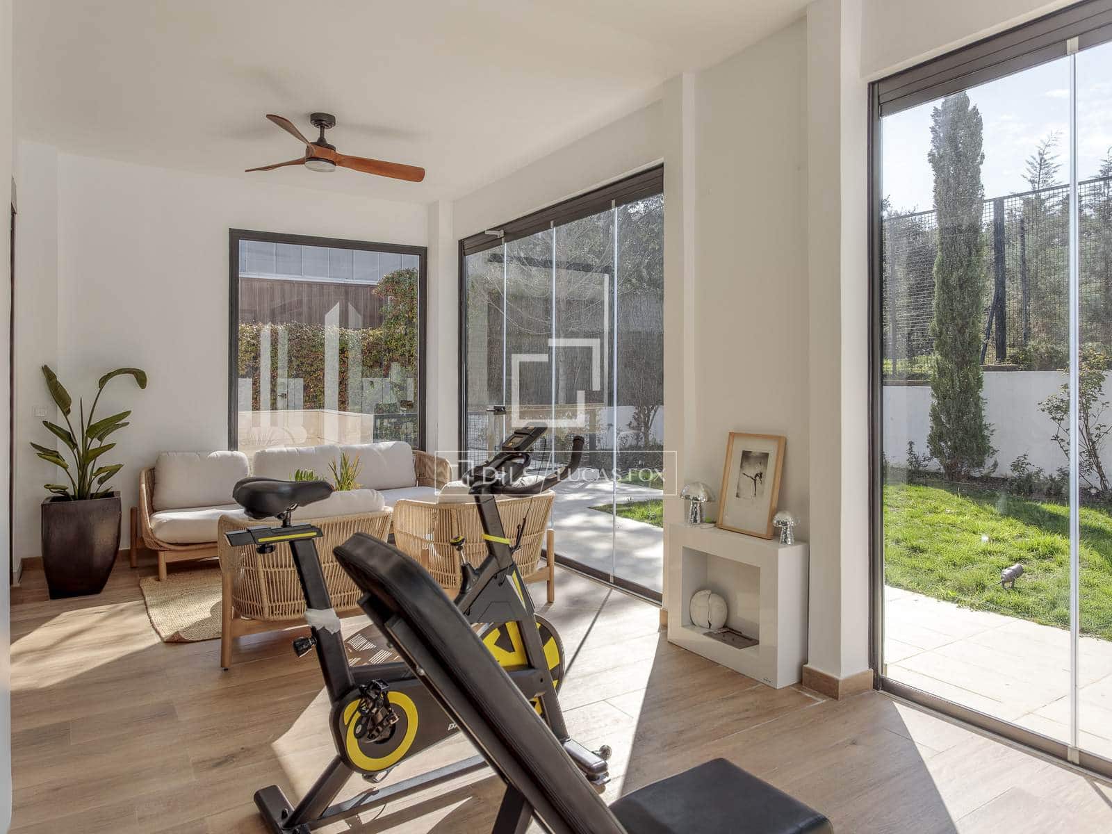 5 bedroom Villa for rent in Madrid city with pool garage - € 9,000 (Ref: 9707657)