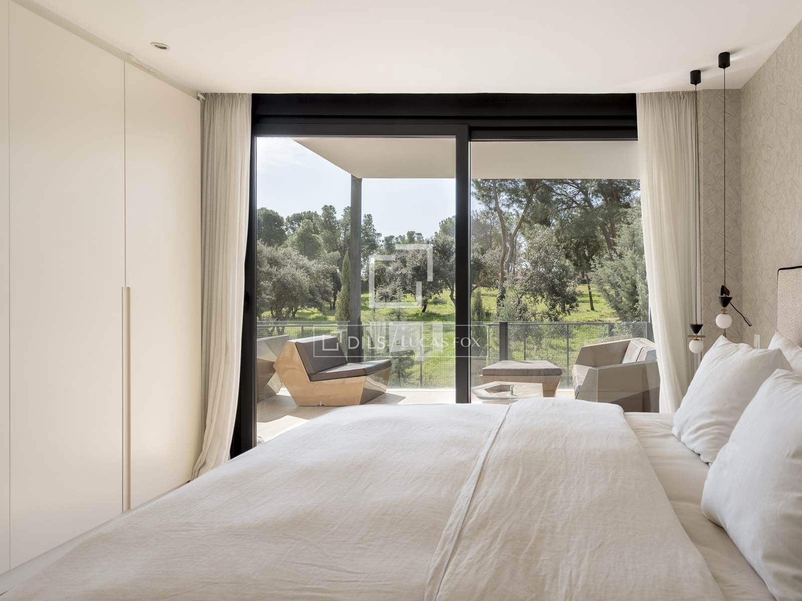 5 bedroom Villa for rent in Madrid city with pool garage - € 9,000 (Ref: 9707657)